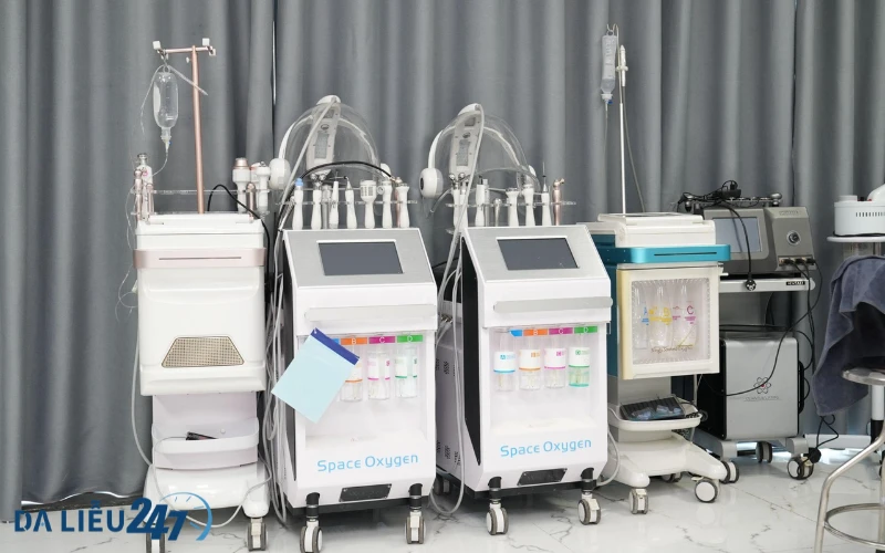 Hệ thống trang thiết bị cao cấp tại Da Liễu 247