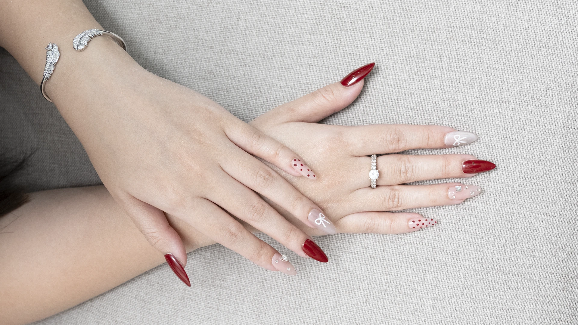 BÀN TAY PHÚ QUÝ CHUẨN PHONG THỦY – DẪN ĐẦU XU HƯỚNG LÀM ĐẸP NĂM 2025