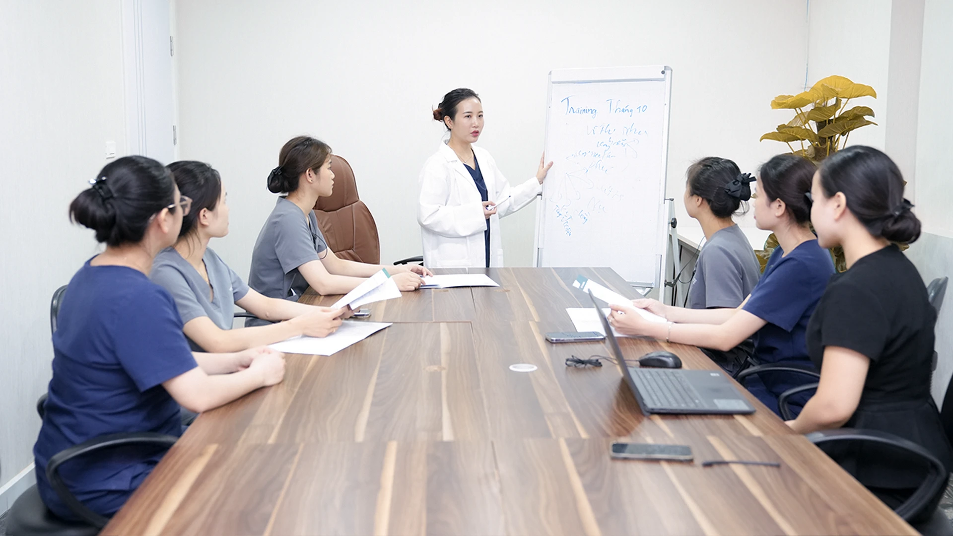 ThS. BSCKII Lê Thị Hồng Thi: Người trao hy vọng cho bệnh nhân vẩy nến.