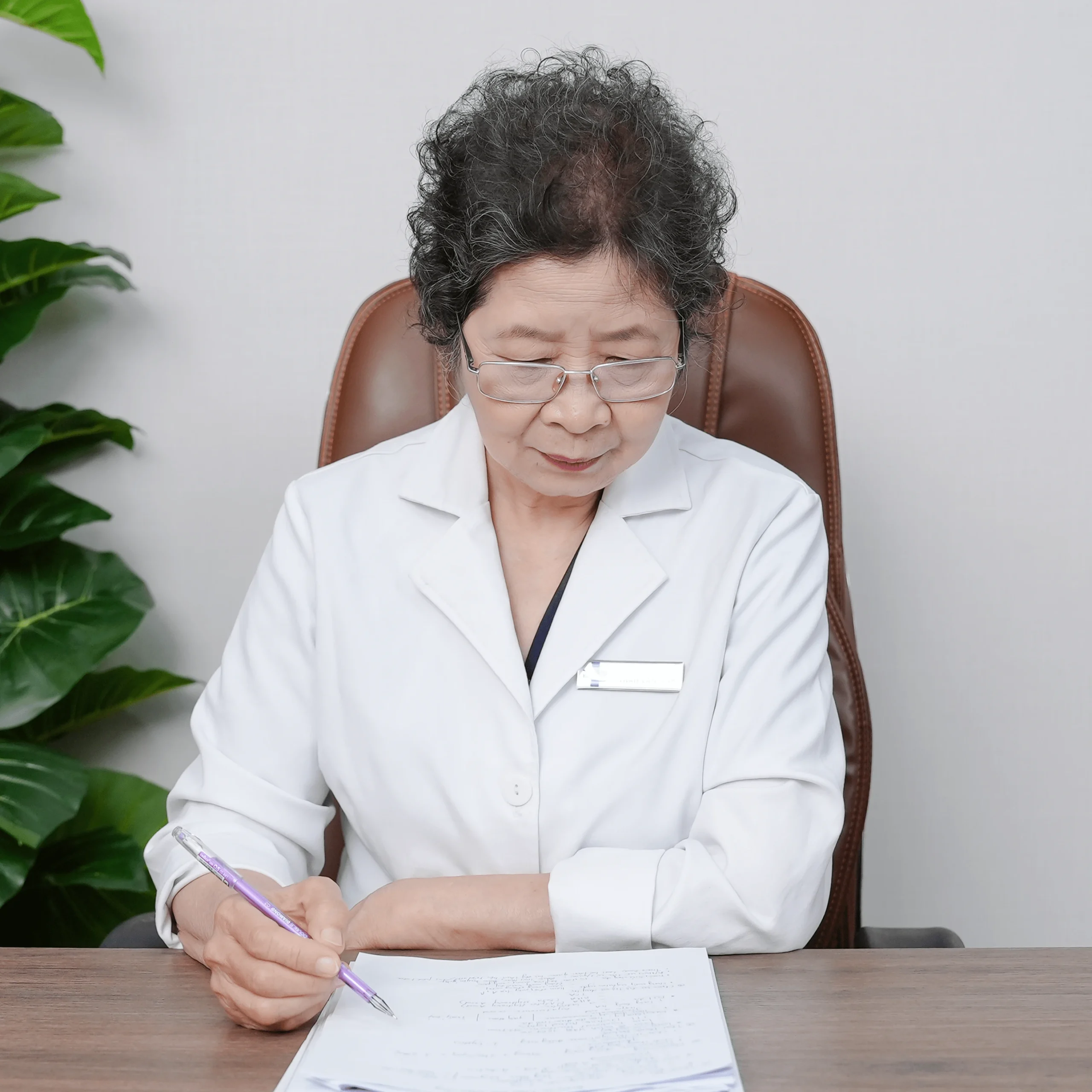 PGS.TS.TTƯT Trần Lan Anh: 40 năm trọn tâm huyết với ngành Da liễu