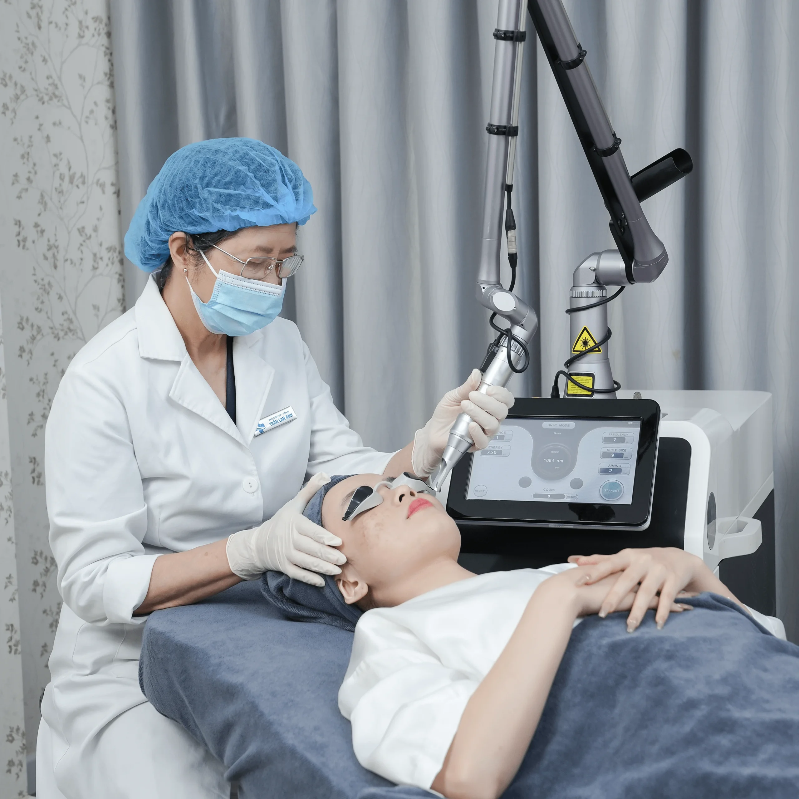 PGS.TS.TTƯT Trần Lan Anh – Biểu tượng của y đức và chuyên môn vững vàng